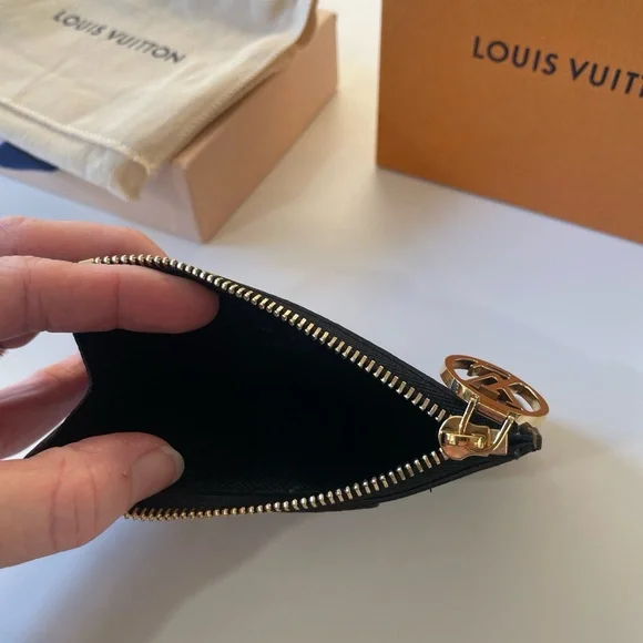 Louis Vuitton Reverse Monogram Romy card holder

Like new- never used - Picture 8 of 12